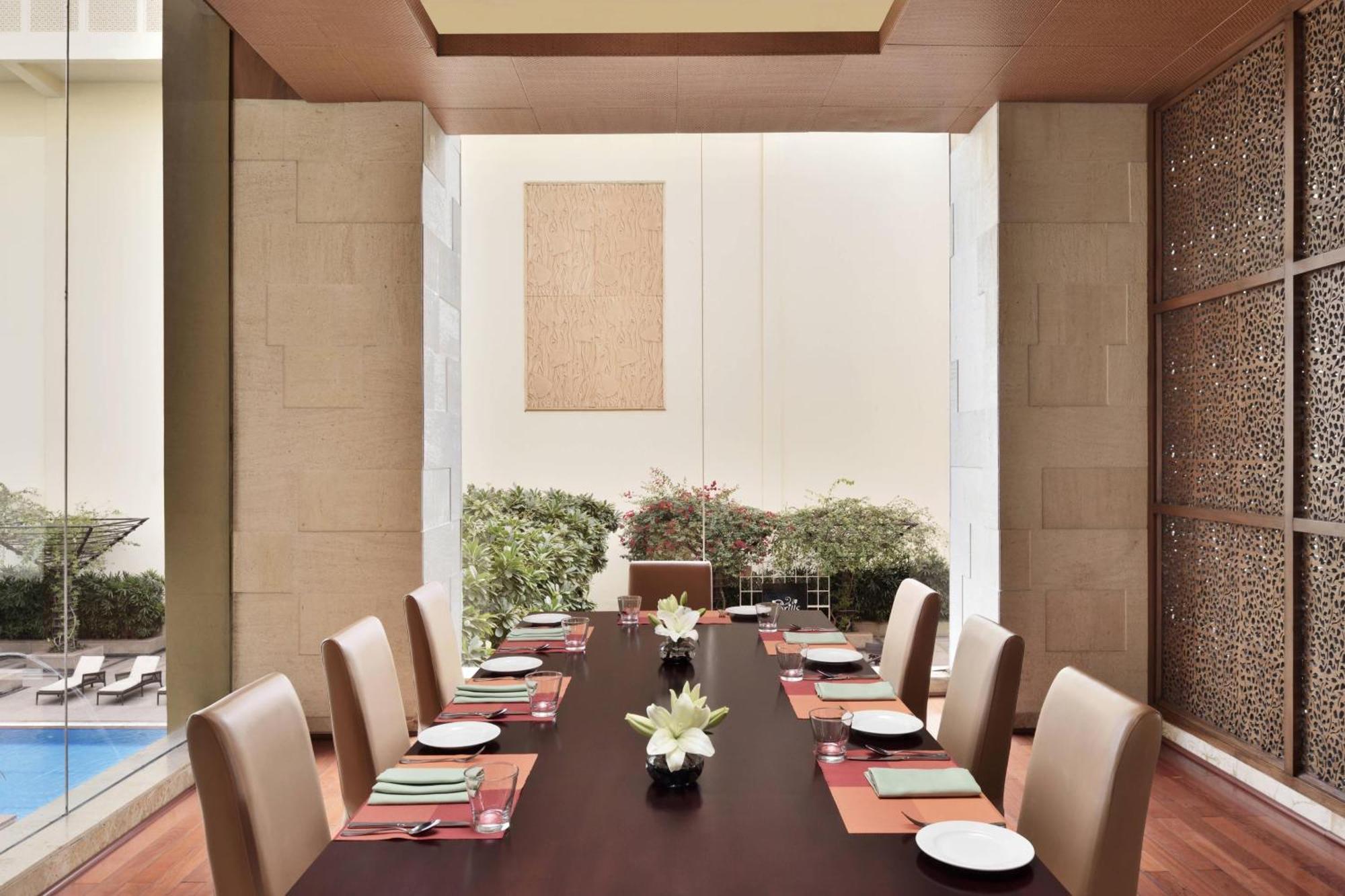 فندق جايبور ماريوت المظهر الخارجي الصورة The Club Lounge at the Taj Mahal Palace