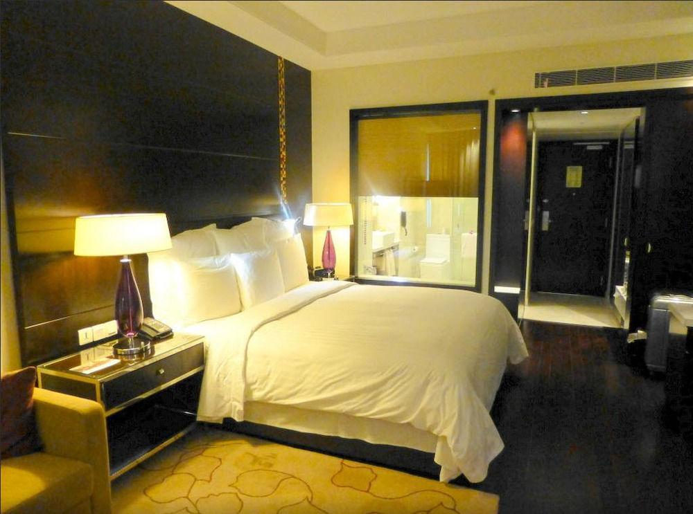 فندق جايبور ماريوت المظهر الخارجي الصورة A room at the Taj Mahal Palace