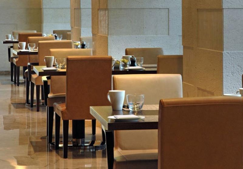 فندق جايبور ماريوت المظهر الخارجي الصورة The interior of the lounge