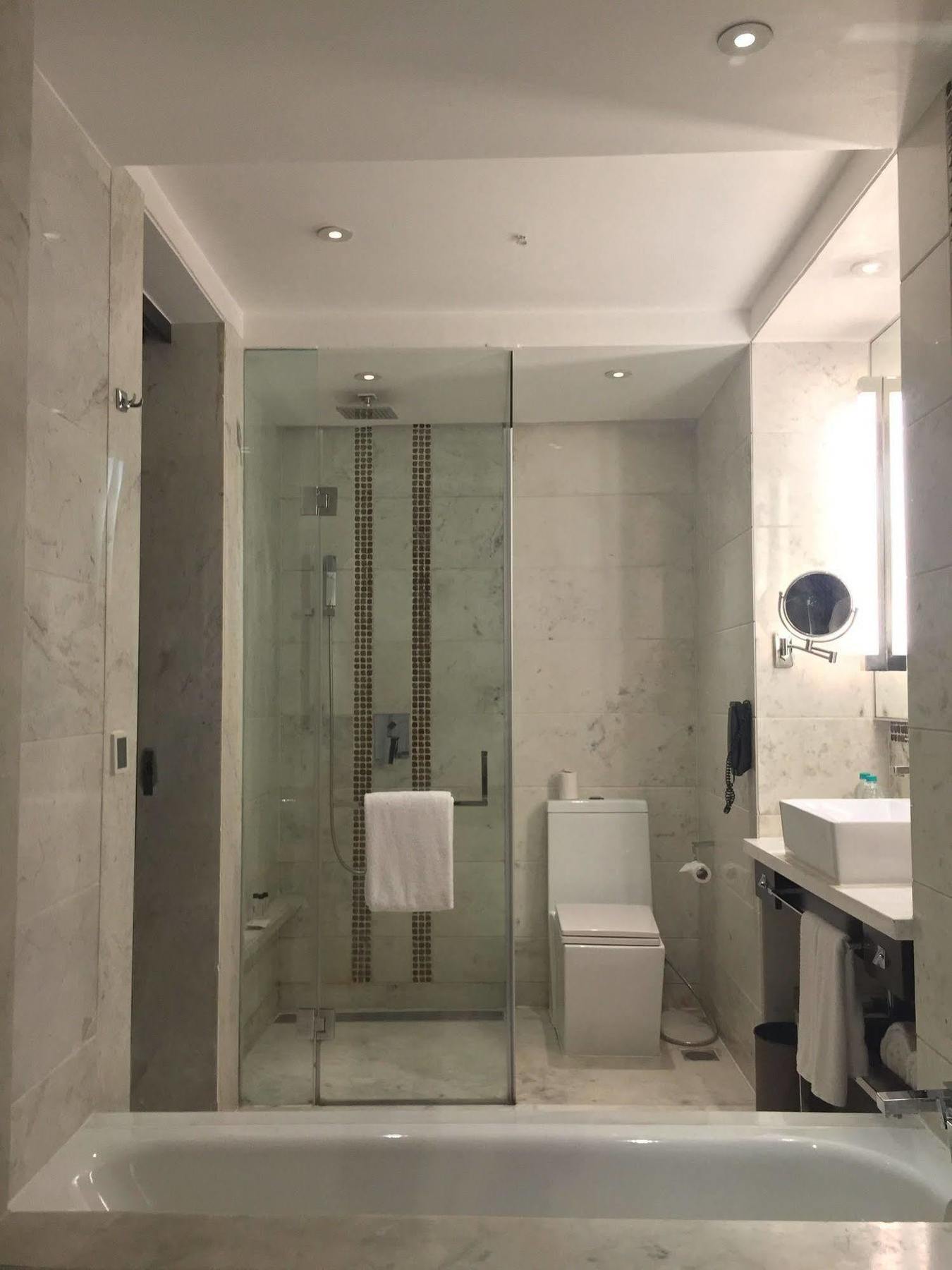 فندق جايبور ماريوت المظهر الخارجي الصورة Bathroom of a hotel room