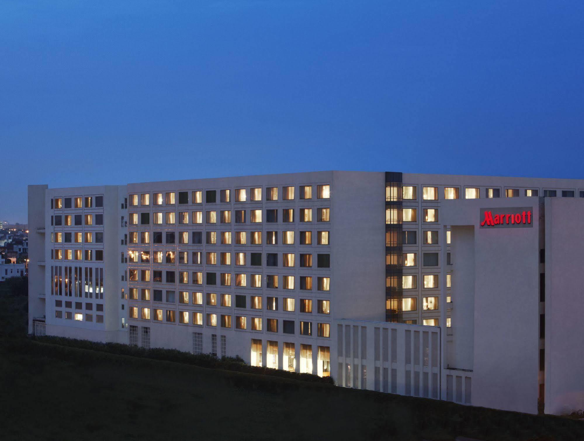 فندق جايبور ماريوت المظهر الخارجي الصورة The new campus of the University of Novi Sad